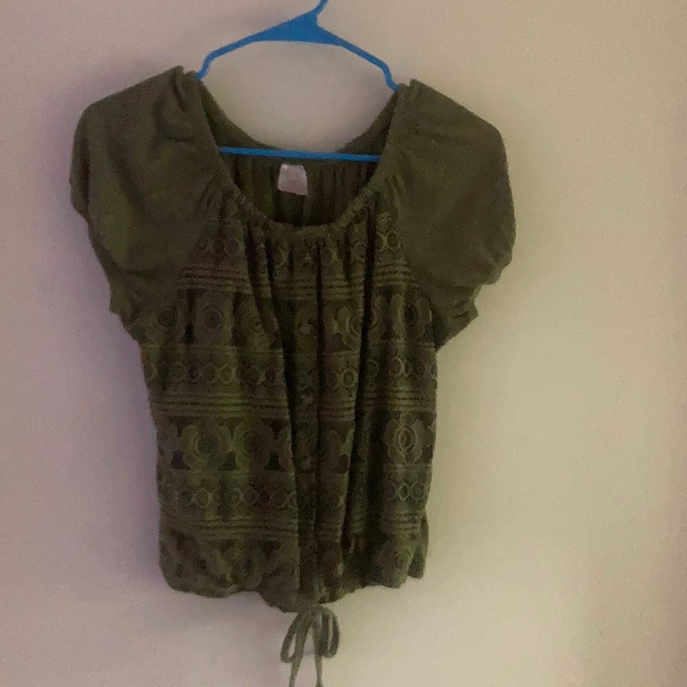 No Boundaries crop shirt size xl junior’s 15-17